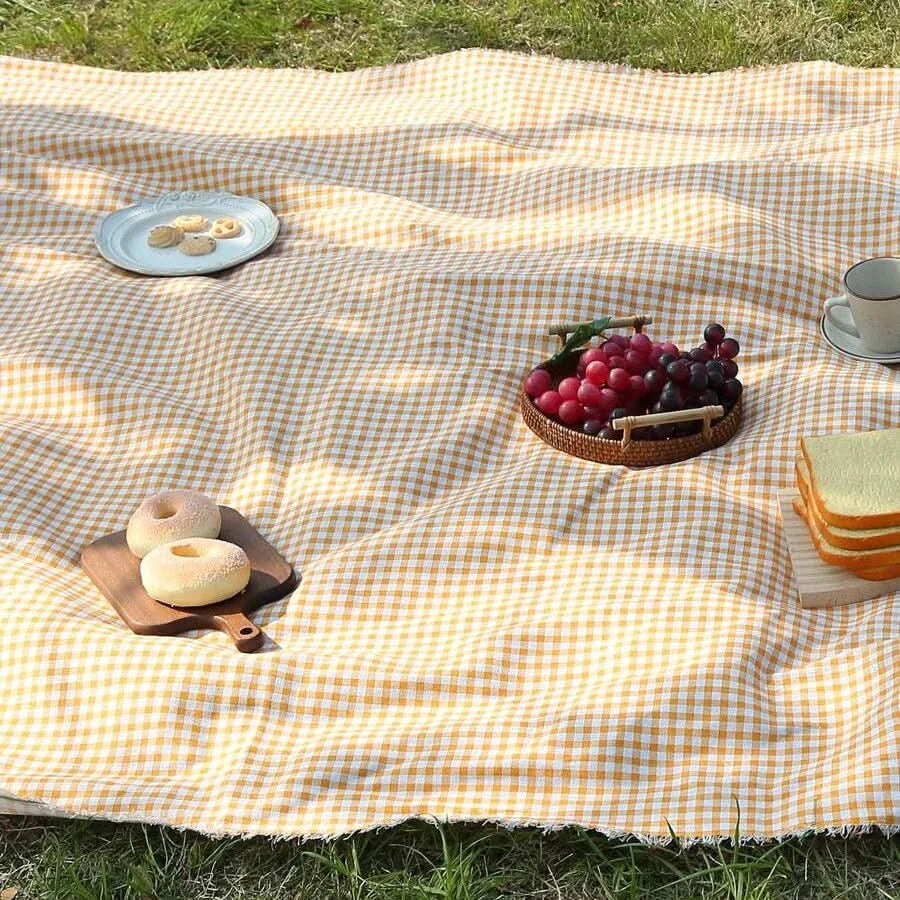 Quick-Dry Plaid Picnic Mat for Outdoor Leisure and Travel