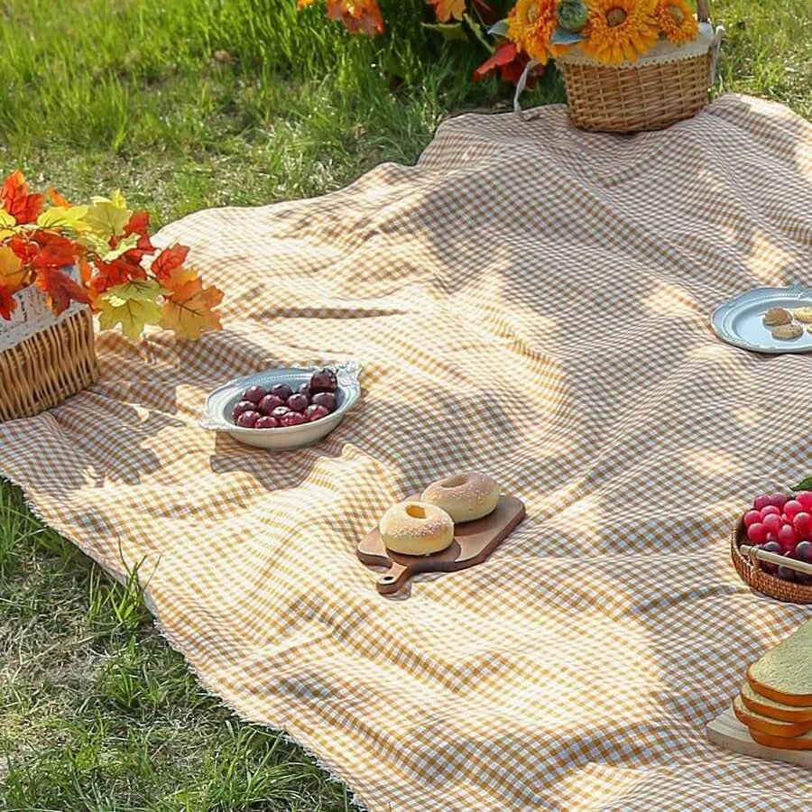 Quick-Dry Plaid Picnic Mat for Outdoor Leisure and Travel