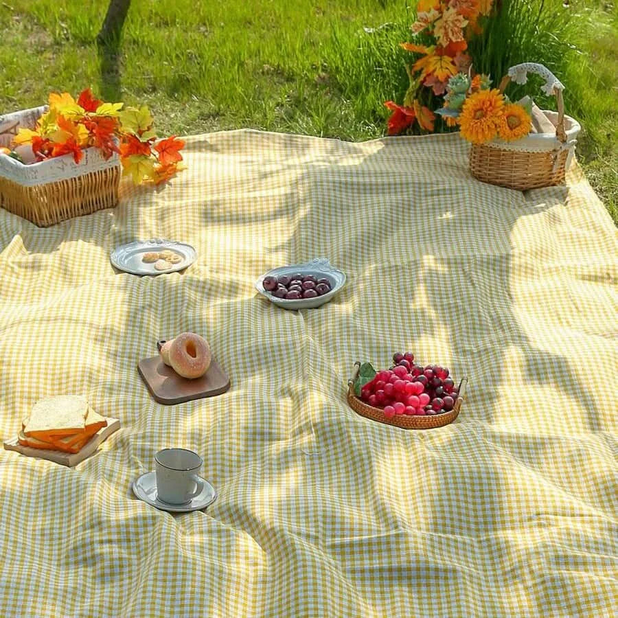 Quick-Dry Plaid Picnic Mat for Outdoor Leisure and Travel