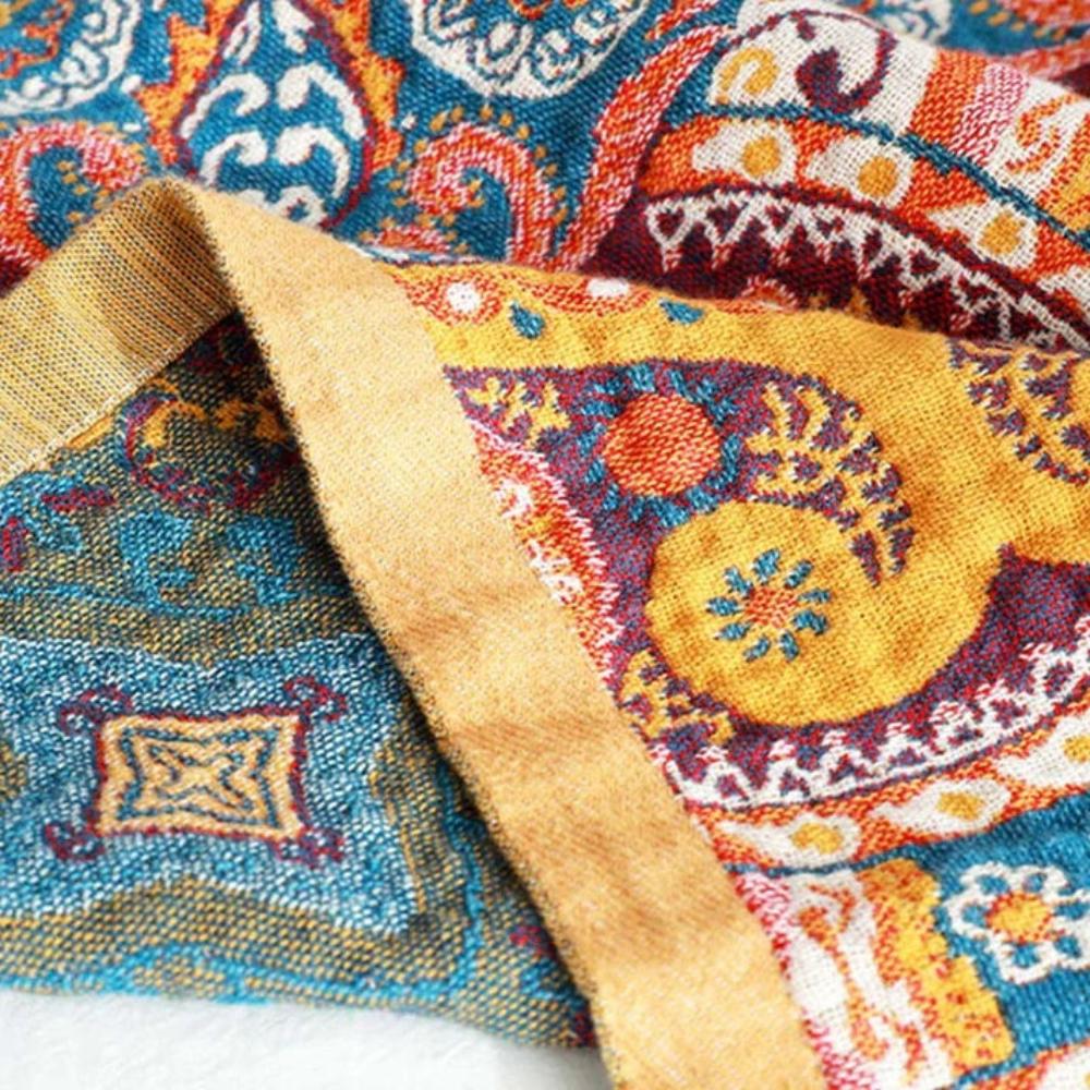 Vintage-Style Cotton Towel Featuring Bohemian Pattern