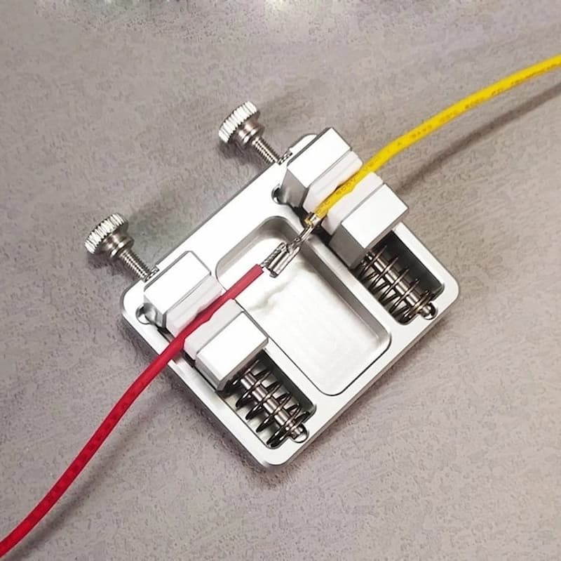 Double Jaw Soldering Clamp – 11 mm Width for Secure Holding