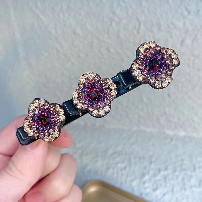 RadianceClasp™ — Effortless Glam That Holds All Day Without Slip or Pull