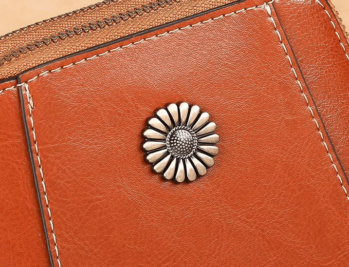 Luxora™ — Own Every Moment with Timeless Style and Effortless Confidence