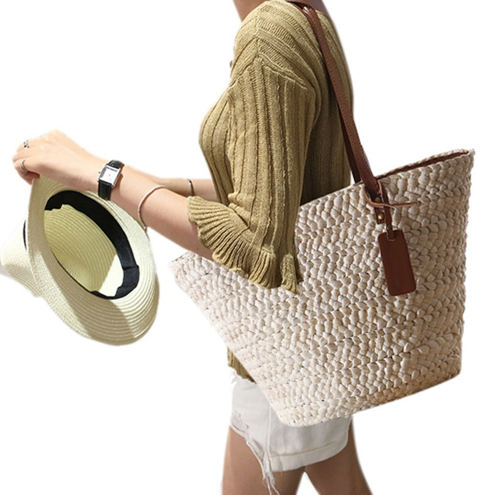 Natural Boho Style Beach Bag with Leather Handle – Straw Material