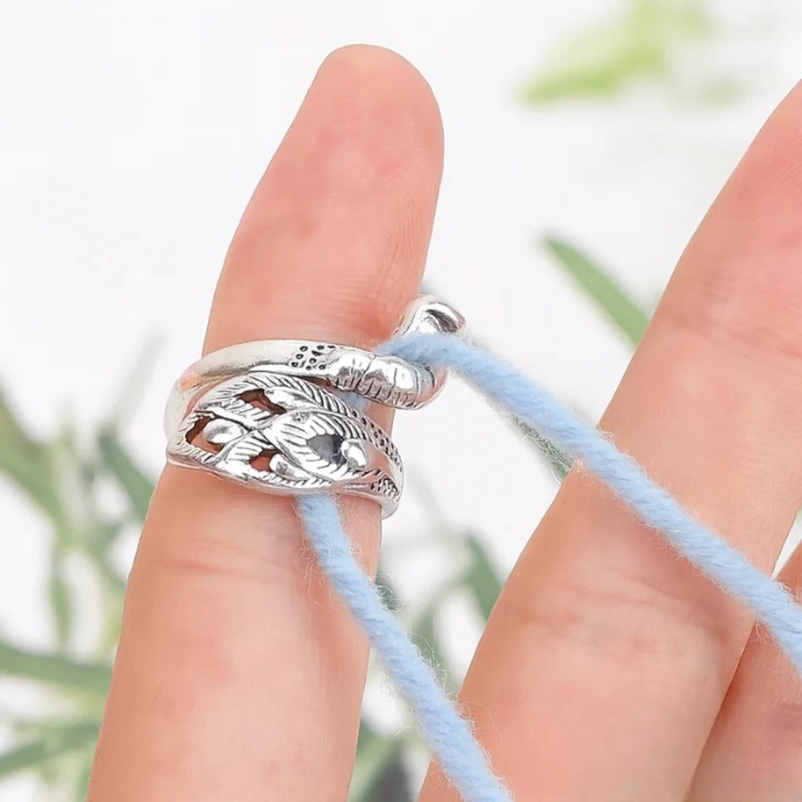 Adjustable Knitting Ring Set - 2 Pieces to Alleviate Hand Discomfort
