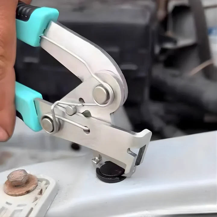 Auto Trim Removal Pliers – Safely Extract Plastic Fasteners