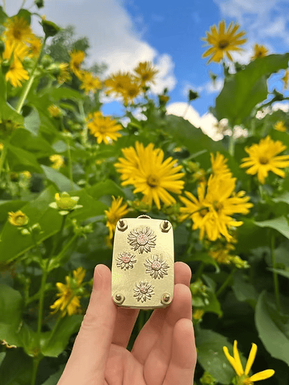 Compact Floral Press and Plant Preservation Tool for Crafts