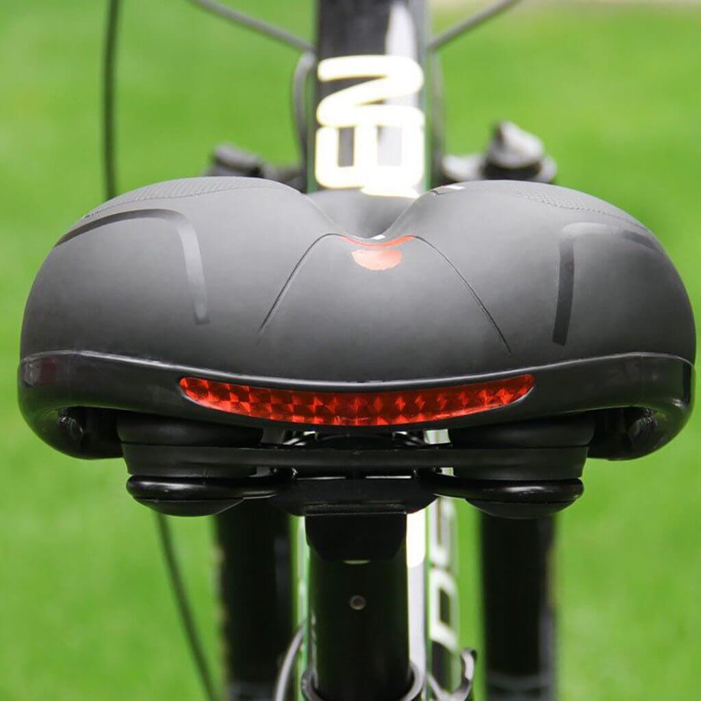 Shock-Absorbing Bicycle Seat with Ventilation and Ergonomic Design