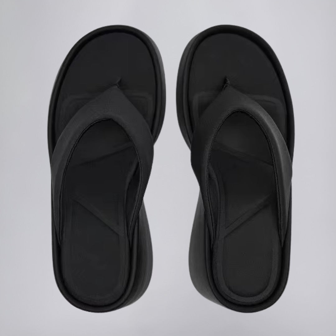 Lightweight Summer Sandals – Cushioned Flip-Flops with Non-Slip Sole for Beach and Pool