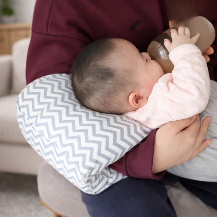 Breastfeeding Support Pillow – Cozy Arm Cushion for Nursing