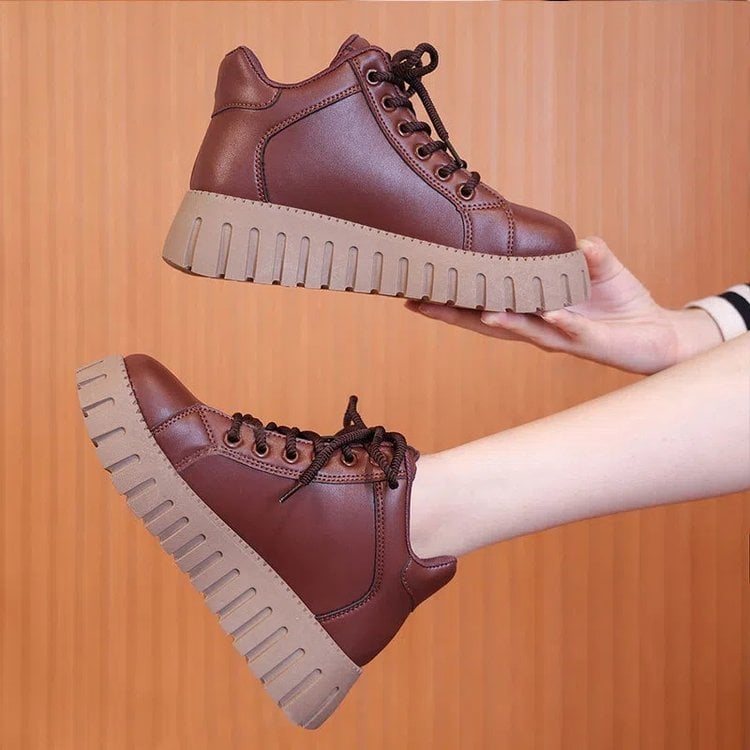 StrideVanta™ — Feel Unstoppable Comfort and Grip That Powers Every Step