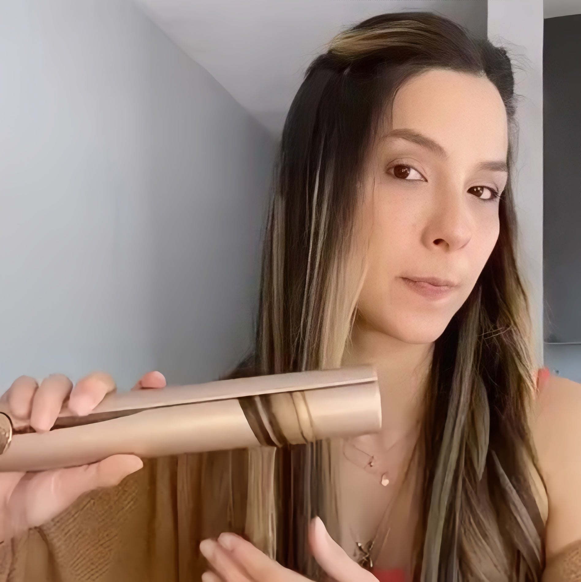 GlissaBelle™ 2-in-1 Styler — Effortless Glam That Turns Heads Every Morning