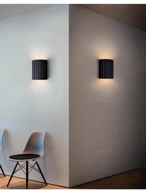 Resin Wall Light with Ribbed Shade – Modern Interior Styling