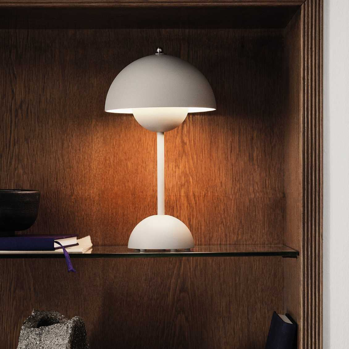 Retro Style Table Lamp – Wireless with 3 Adjustable Brightness Levels