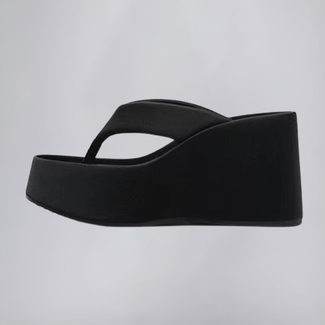 Lightweight Summer Sandals – Cushioned Flip-Flops with Non-Slip Sole for Beach and Pool
