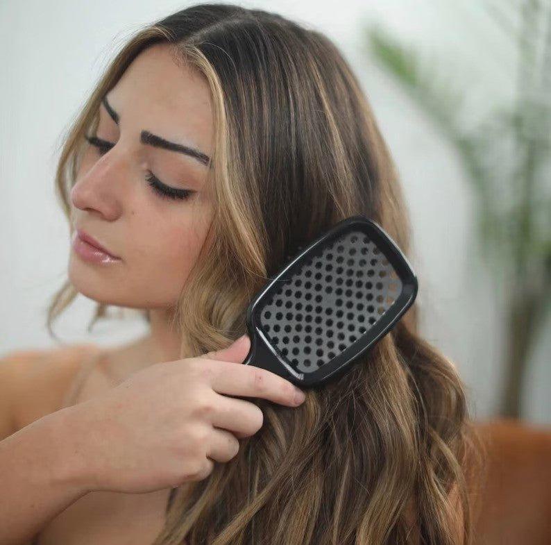 SilkGlide™ — Effortless Detangling for Silky, Head-Turning Hair Every Day