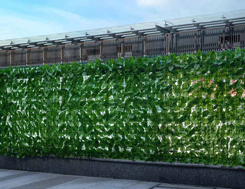 Weather-Resistant Garden Privacy Screen with Artificial Leaf Design