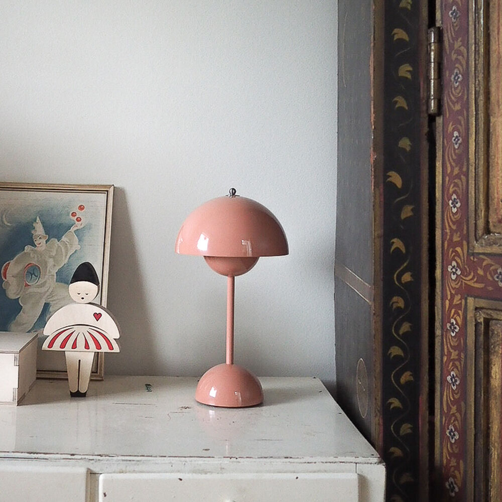 Retro Style Table Lamp – Wireless with 3 Adjustable Brightness Levels