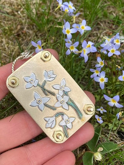 Compact Floral Press and Plant Preservation Tool for Crafts
