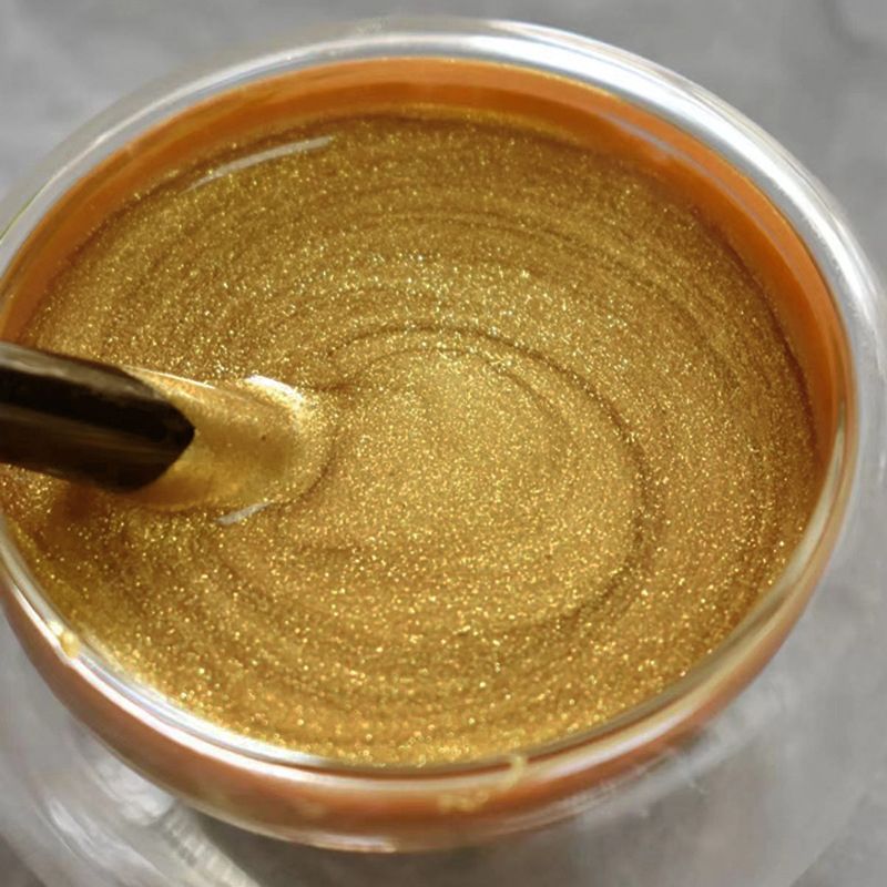 Water-Based Finish in Metallic Gold – Weather-Resistant Coating