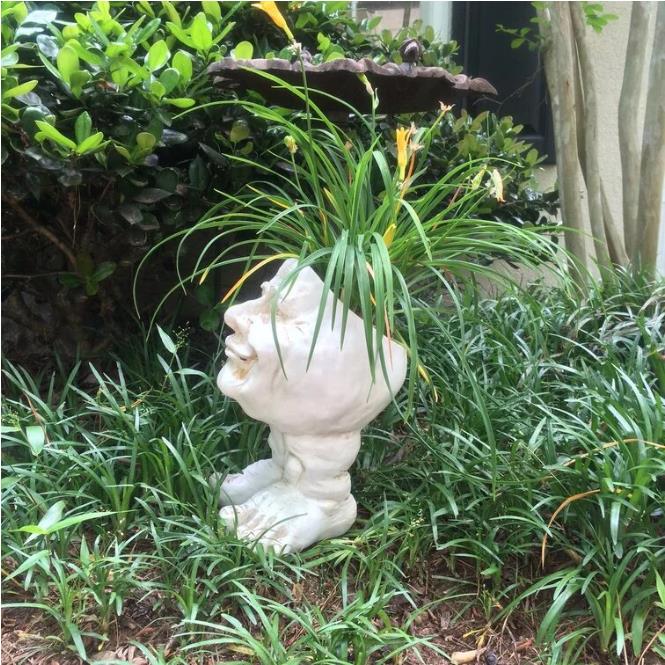 Drainage Face Planter Crafted from Synthetic Resin