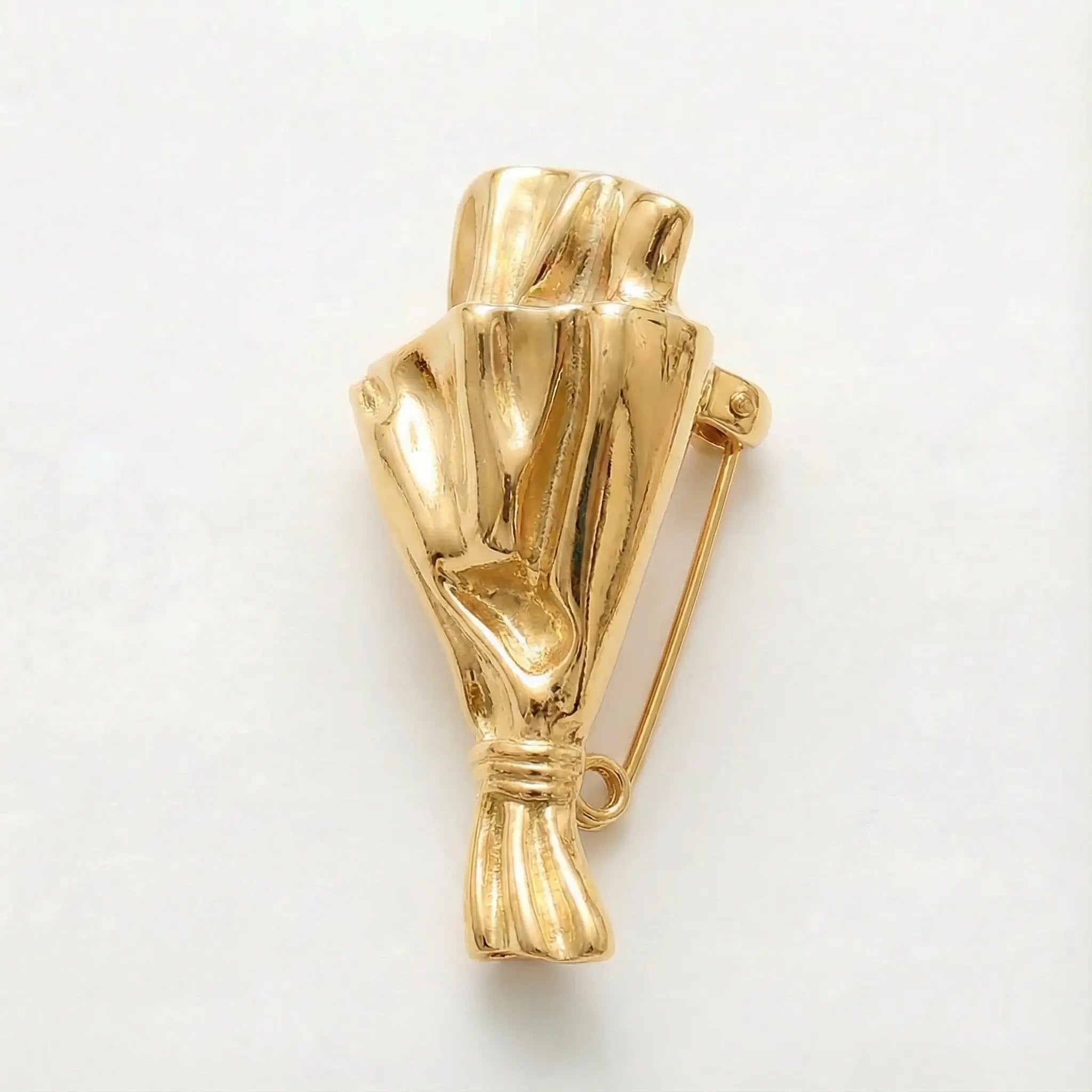 Brooch with Real Flower - Portable Vase Design, 3-4cm Opening