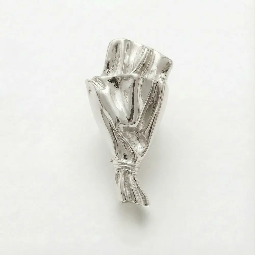 Brooch with Real Flower - Portable Vase Design, 3-4cm Opening
