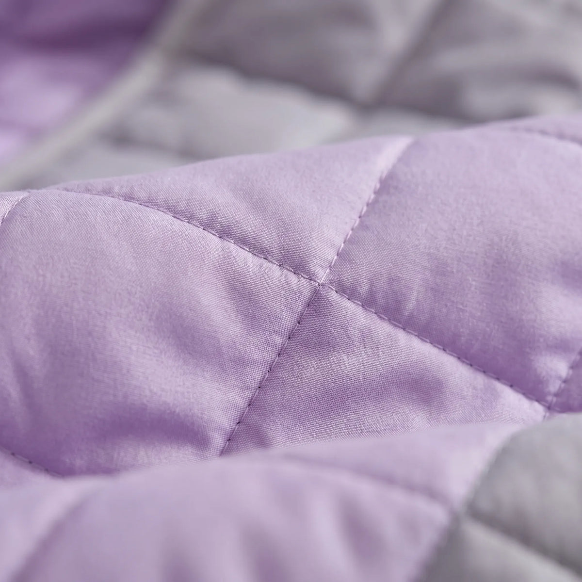 Lightweight Summer Throw Blanket – Quilted Cooling Design for Hot Sleepers