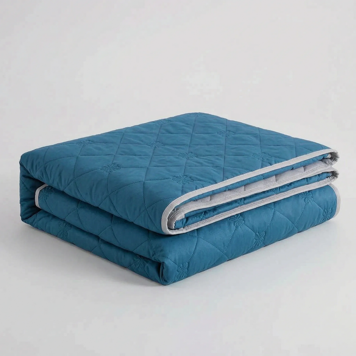 Lightweight Summer Throw Blanket – Quilted Cooling Design for Hot Sleepers