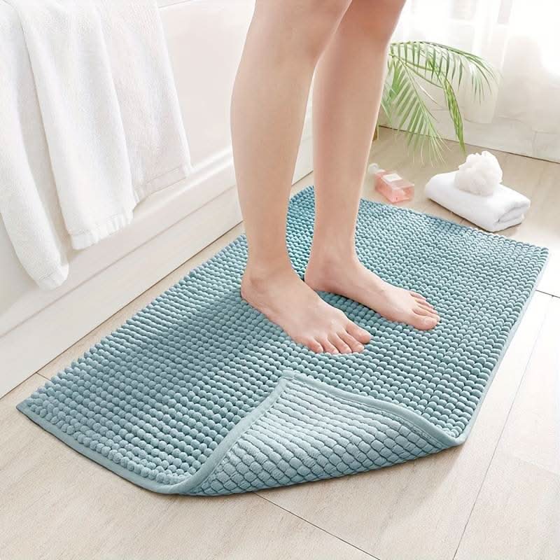 ComfortGuard - Plush Chenille Non-Slip Bathroom Rug