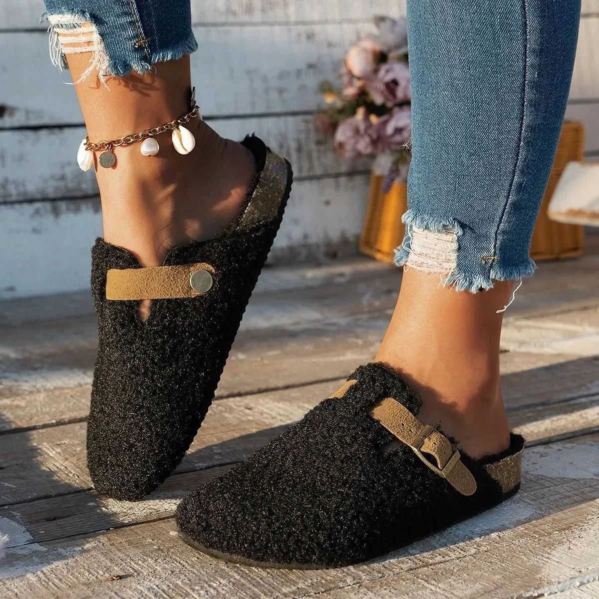 SnugWool - Luxurious Wool Slippers for Ultimate Indoor Comfort