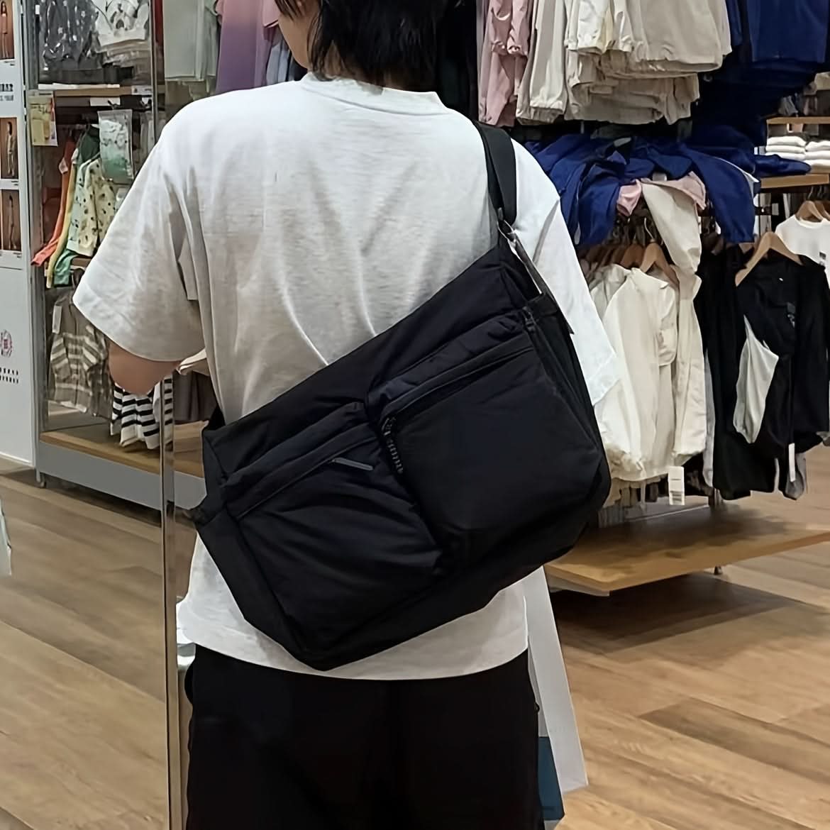 Large Women's Shoulder Bag with Sturdy Fabric and Comfortable Design