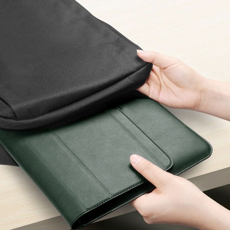 AquaGuard - Sleek Waterproof Laptop Case for Travel Safety