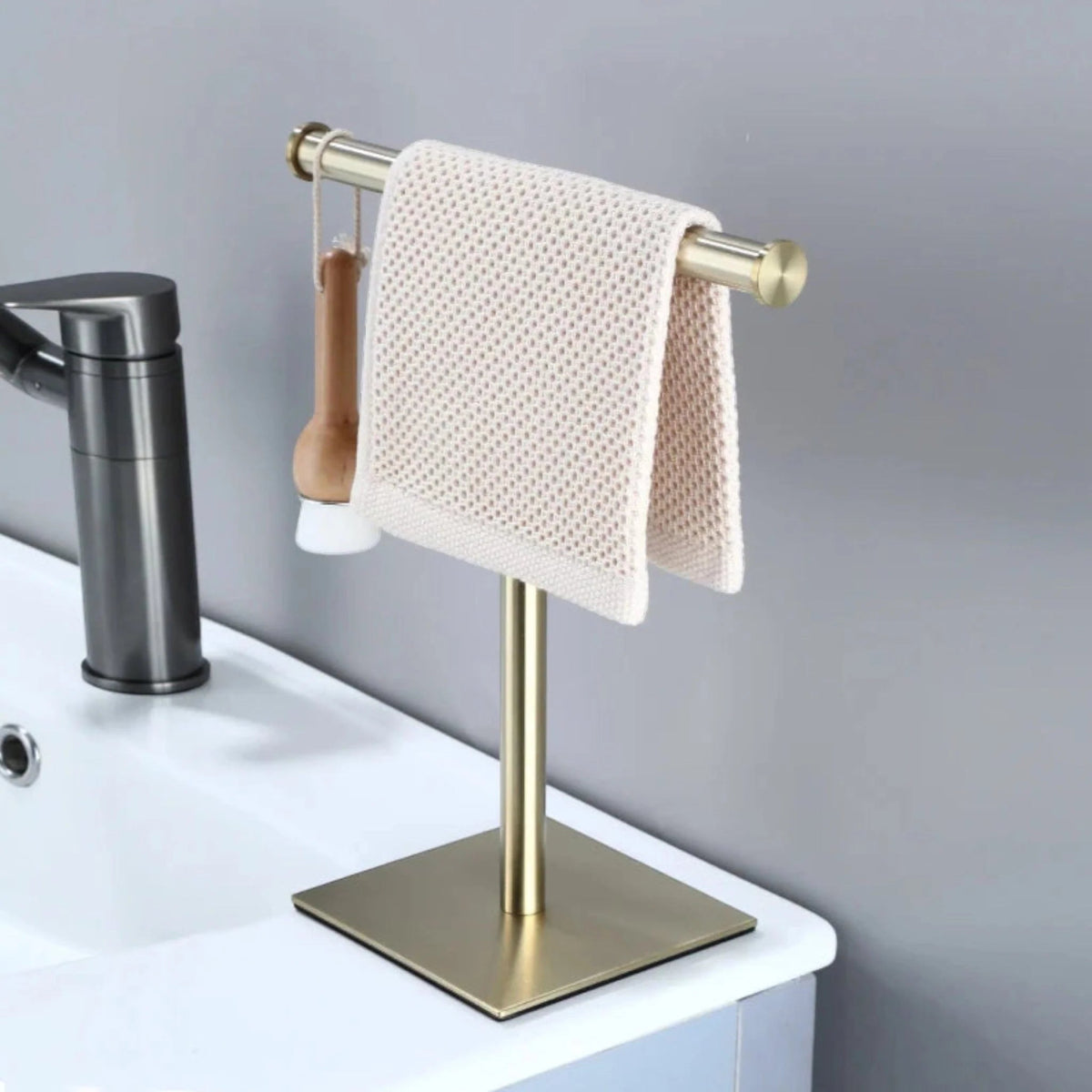 Stylish Freestanding Towel Holder with Durable Metal Frame