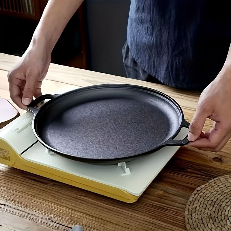 Versatile Cast Iron Skillet for Daily Cooking Tasks