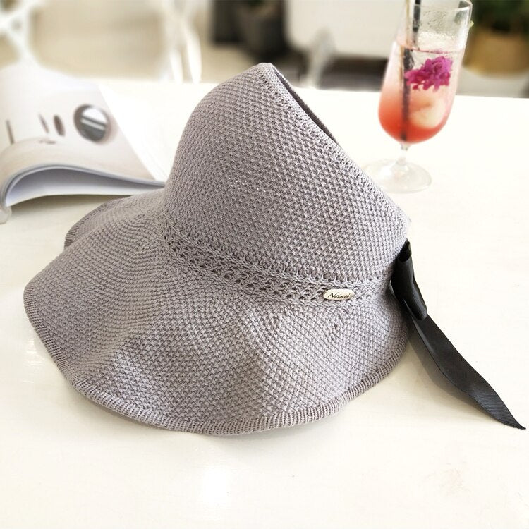 Women's Straw Hat Featuring Ponytail Cutout