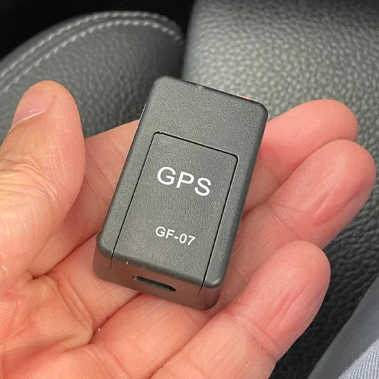 Real-Time Vehicle Locator GPS Tracker for Cars