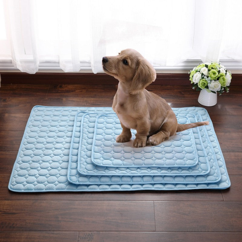 Cooling Pet Mat Made of Breathable Ice Silk, Washable Design