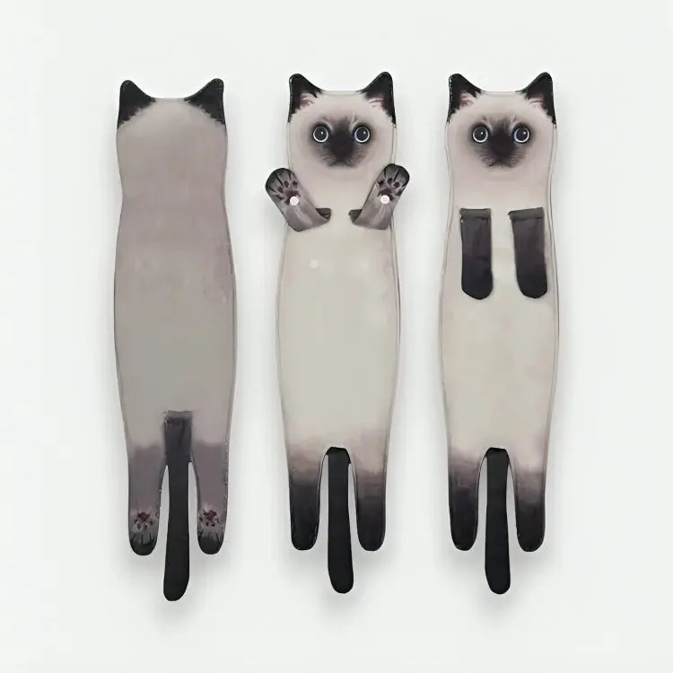 Soft Towel with Cat Design – Beautiful and Ready for Immediate Use
