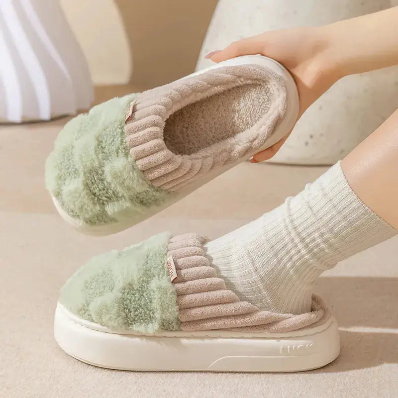 Cozy Checkered Slippers with Warm Lining and Non-Slip Sole