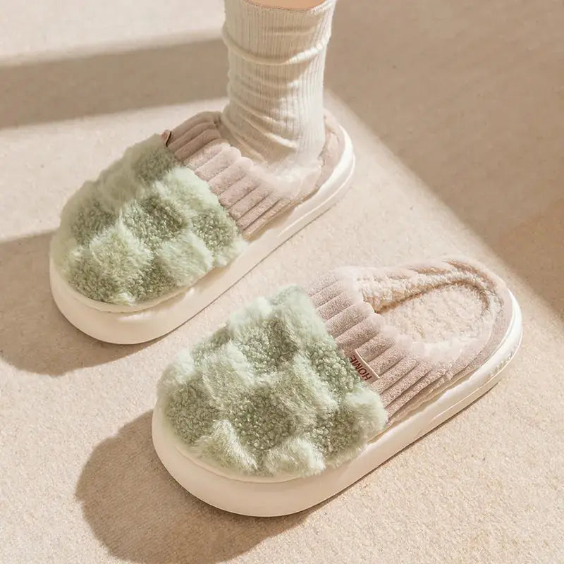 Cozy Checkered Slippers with Warm Lining and Non-Slip Sole