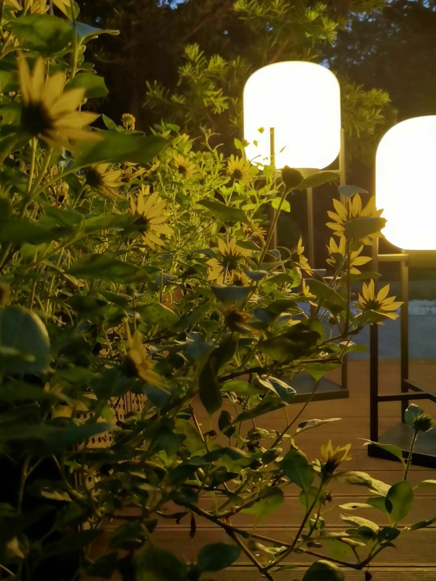Outdoor Solar Lantern Floor Lamp for Garden Lighting