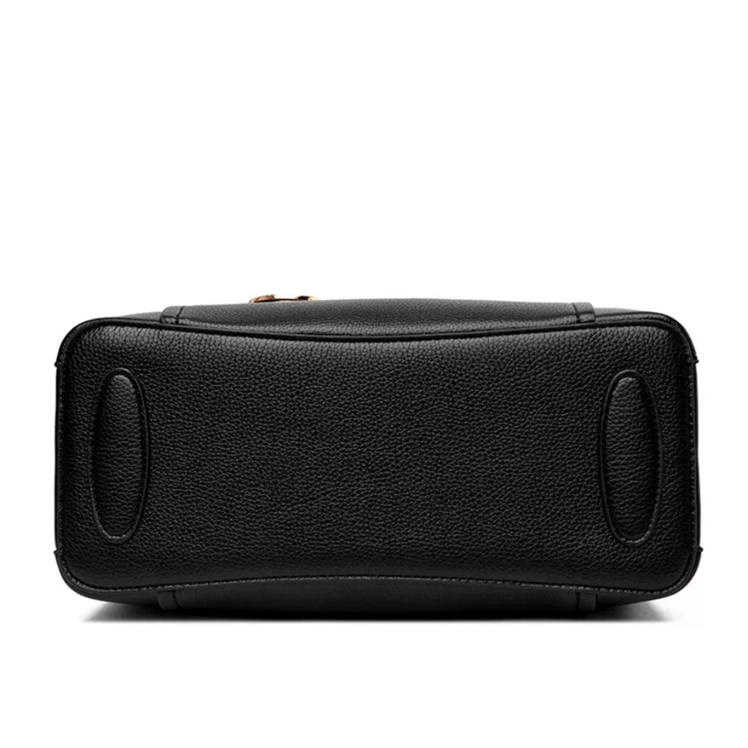 Chic Everyday Tote with Versatile Crossbody Strap