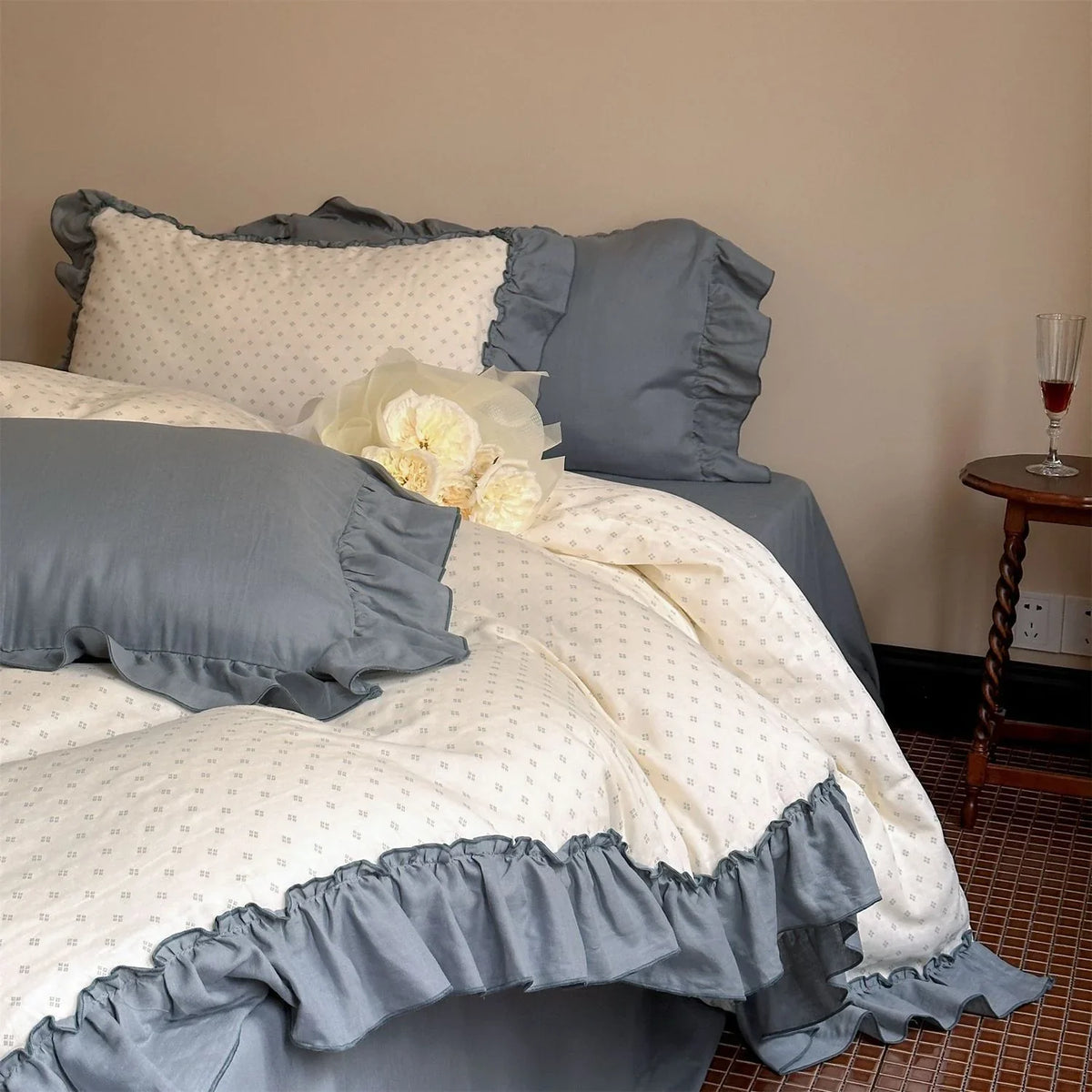 4-Piece Bedding Set Breathable Cotton Blend Ruffled Edges