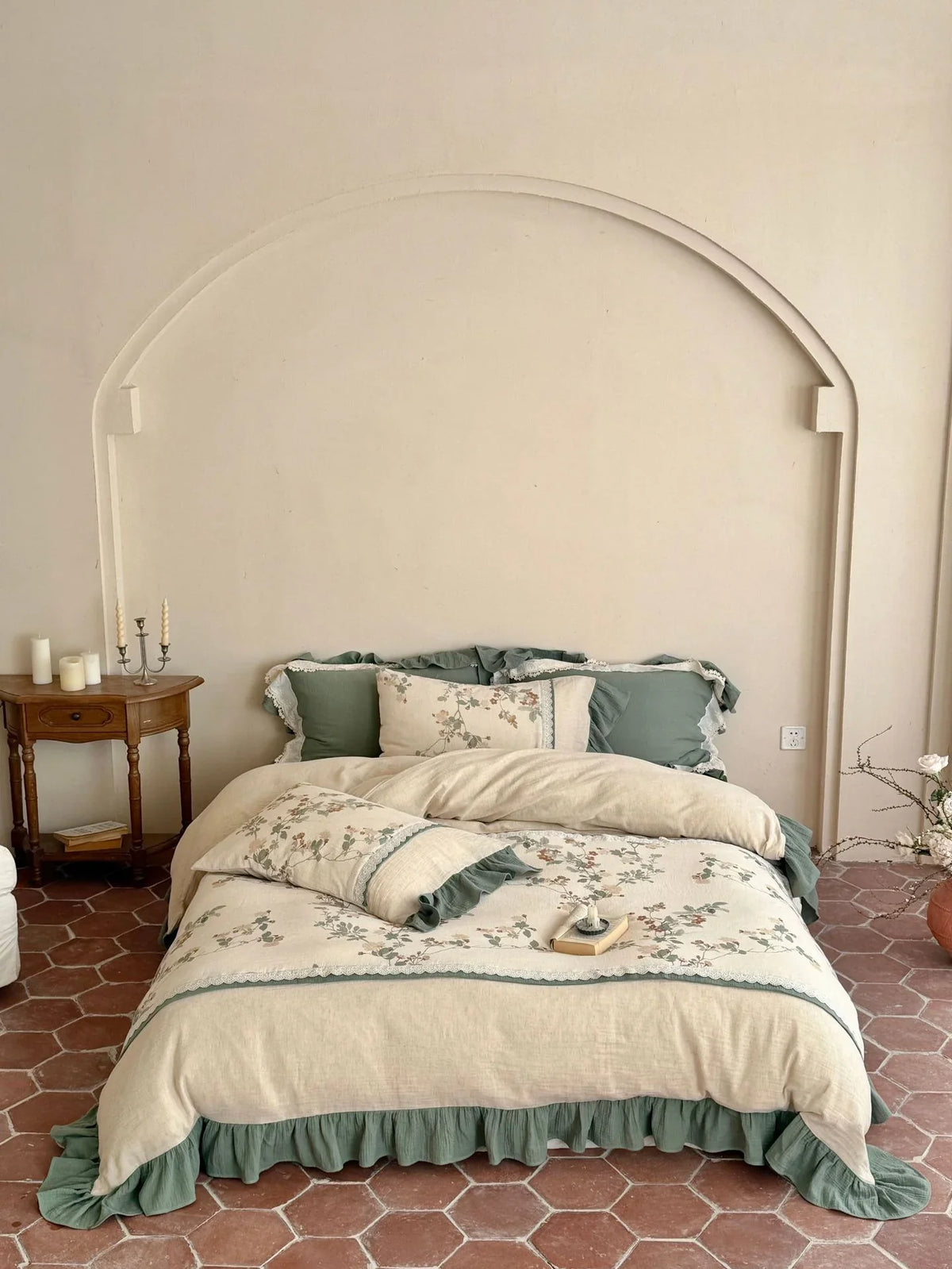 4-Piece Bedding Set Breathable Linen-Cotton Floral & Ruffle