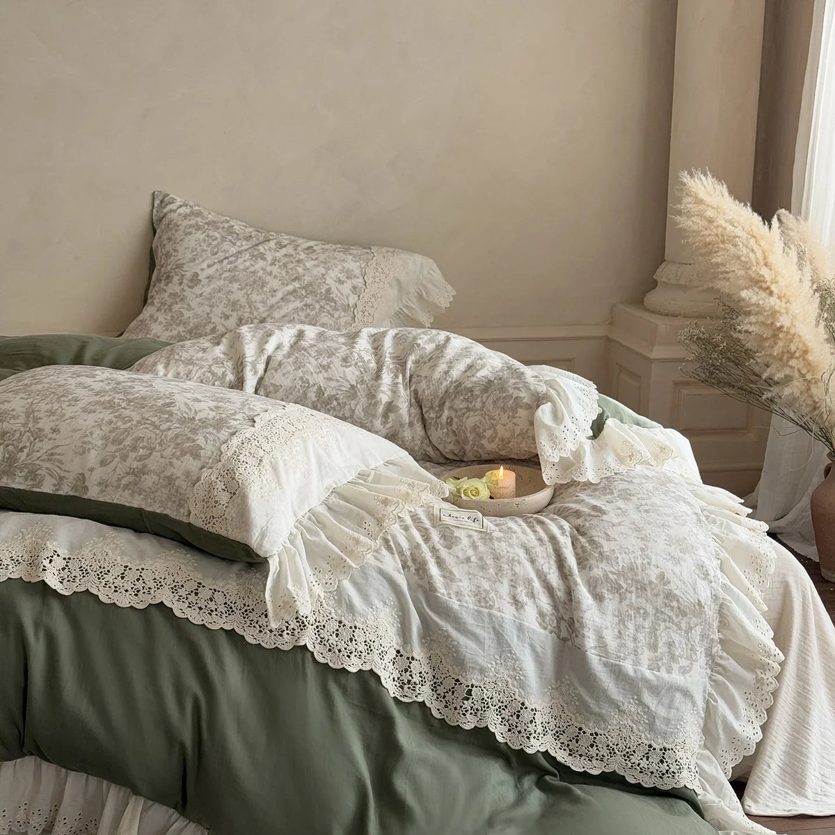 4-Piece Bedding Set Cotton-Linen Reversible Lace & Ruffles