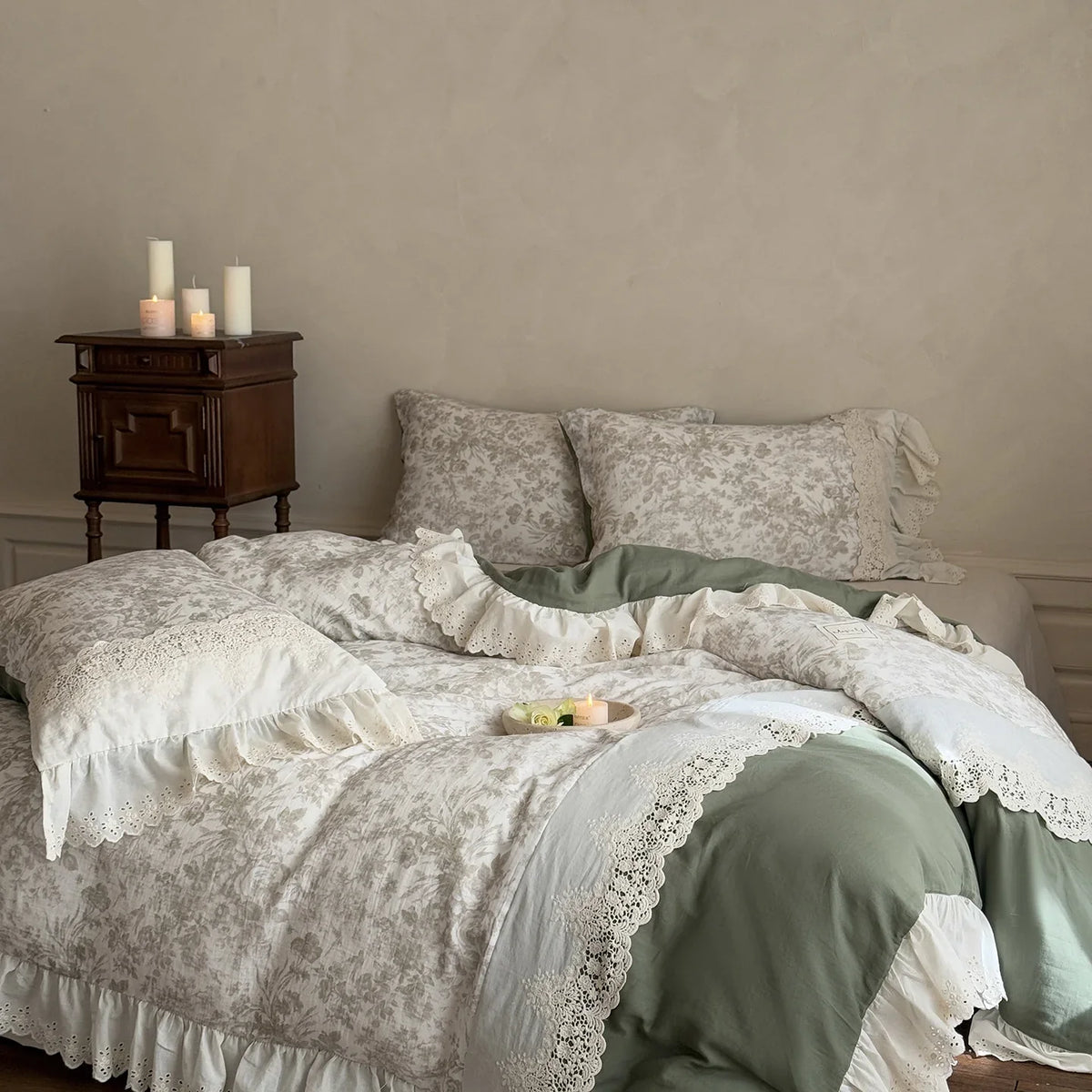 4-Piece Bedding Set Cotton-Linen Reversible Lace & Ruffles