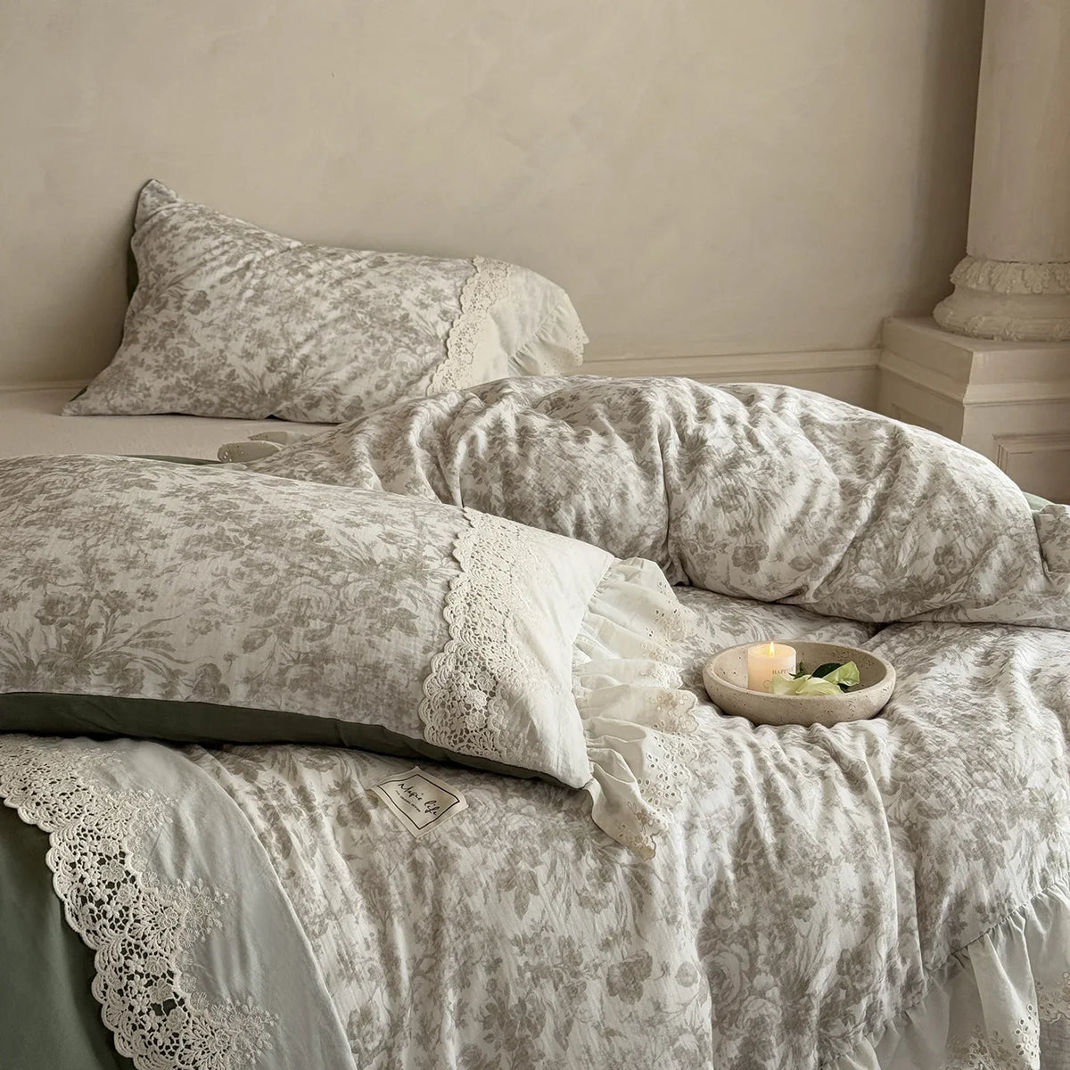 4-Piece Bedding Set Cotton-Linen Reversible Lace & Ruffles