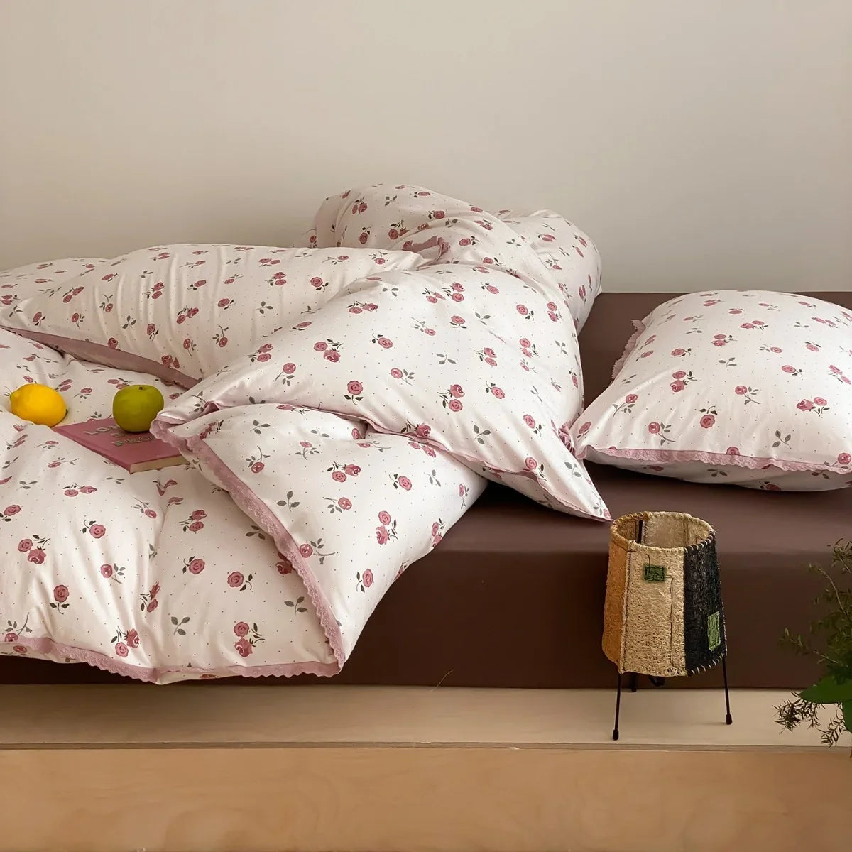 4-Piece Bedding Set Cotton Percale Floral Crochet Lace