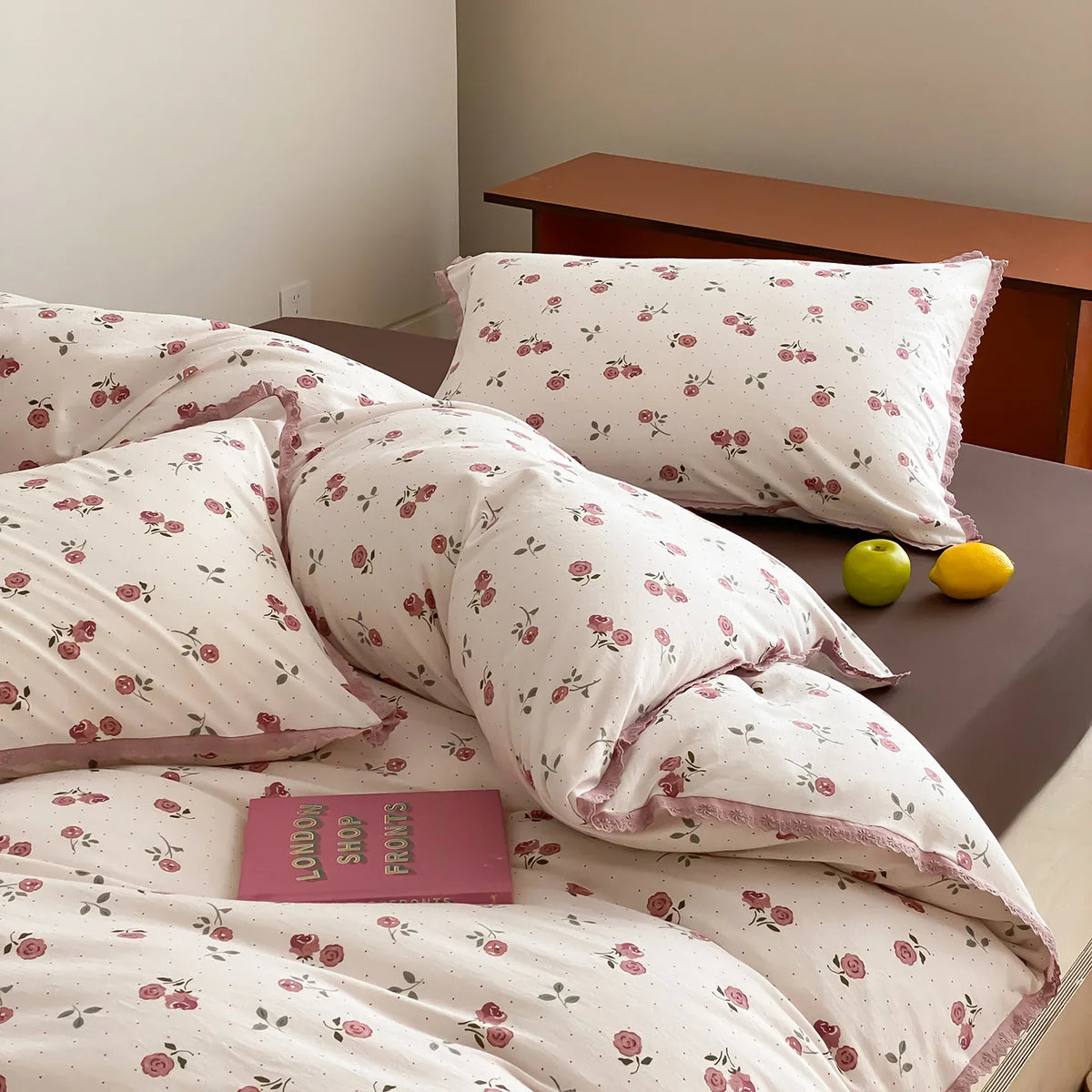 4-Piece Bedding Set Cotton Percale Floral Crochet Lace